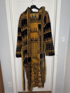 Classic Robes London Hooded Towel Robe in Black & Mustard